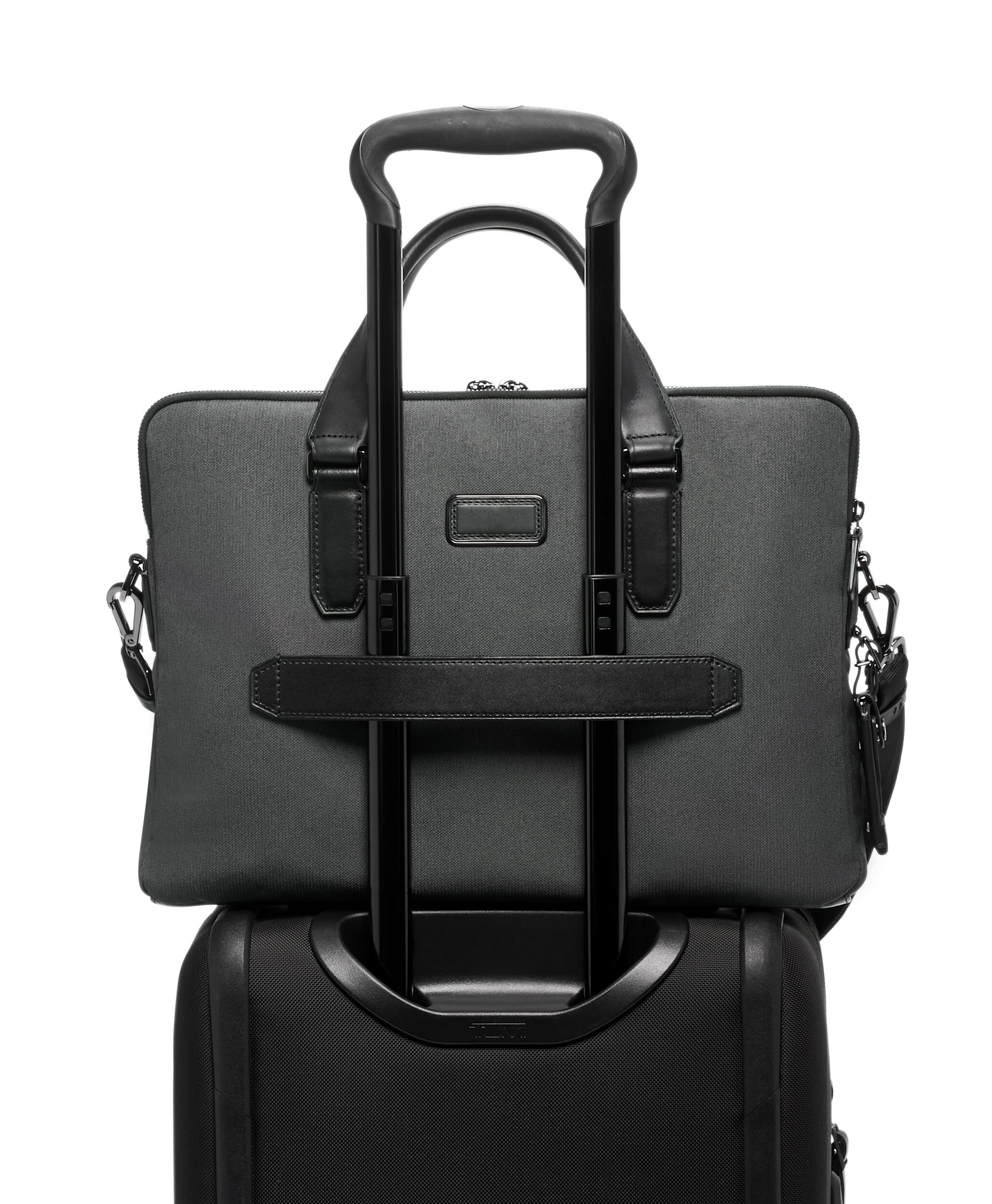 tumi trolley bag