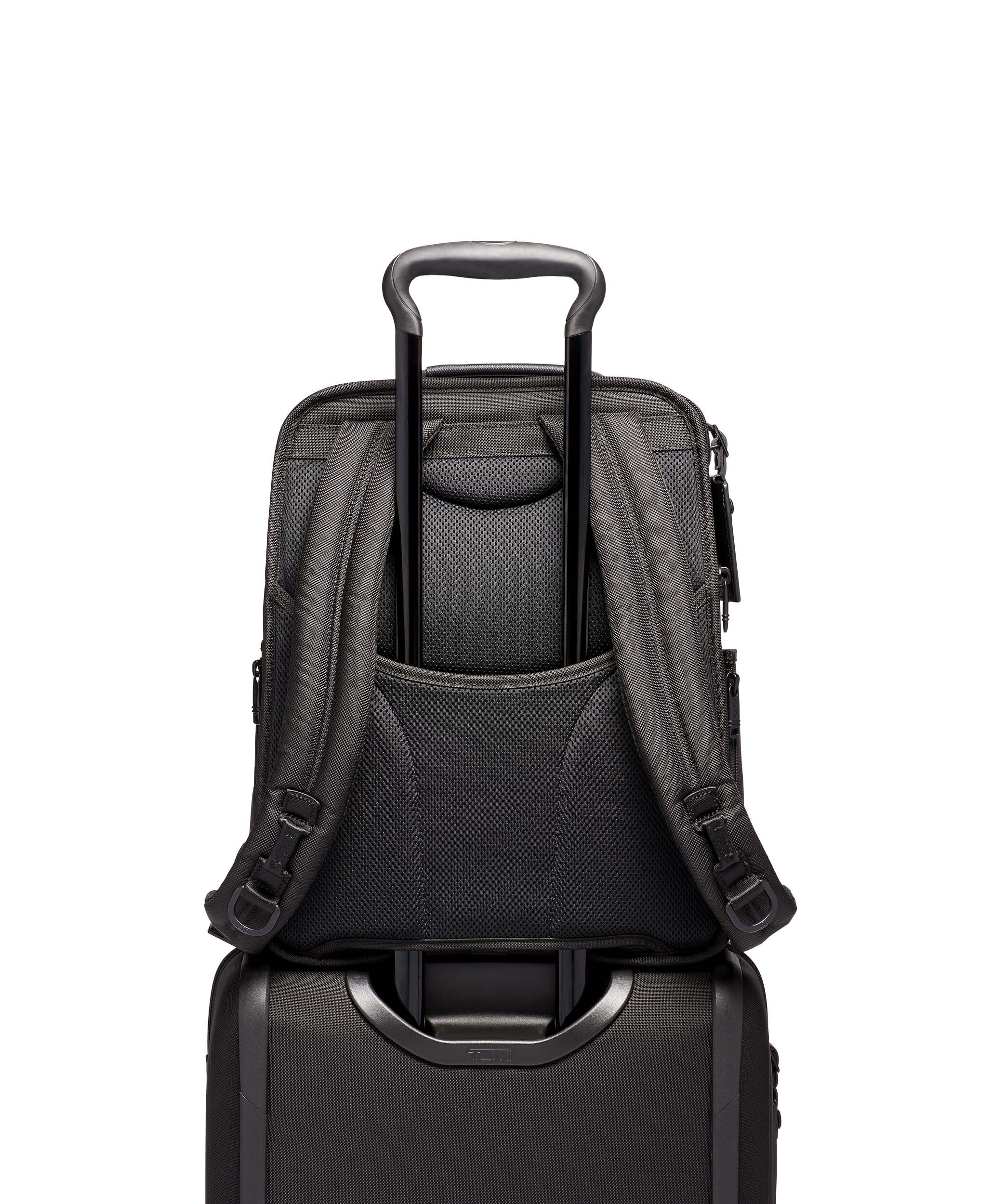 tumi alpha 3 compact