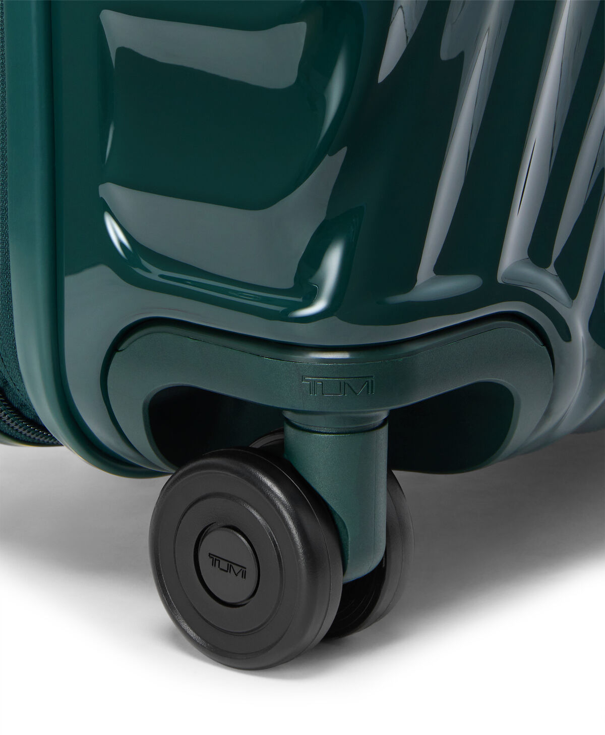 19 Degree Large Expandable Cabin | TUMI Large Expandable Cabin