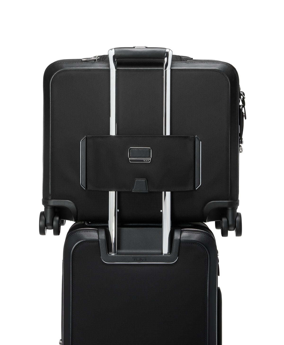 Arriv&eacute; Compact Front Pocket Cabin