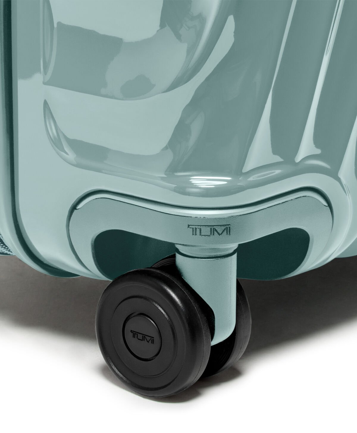 19 Degree Medium Expandable Checked | TUMI Medium Expandable Checked