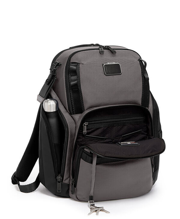 TUMI ボストンバッグ ALPHA BRAVOシリーズ 22354DH Amazon.com | TUMI - Alpha Bravo International 2 Wheeled Duffel