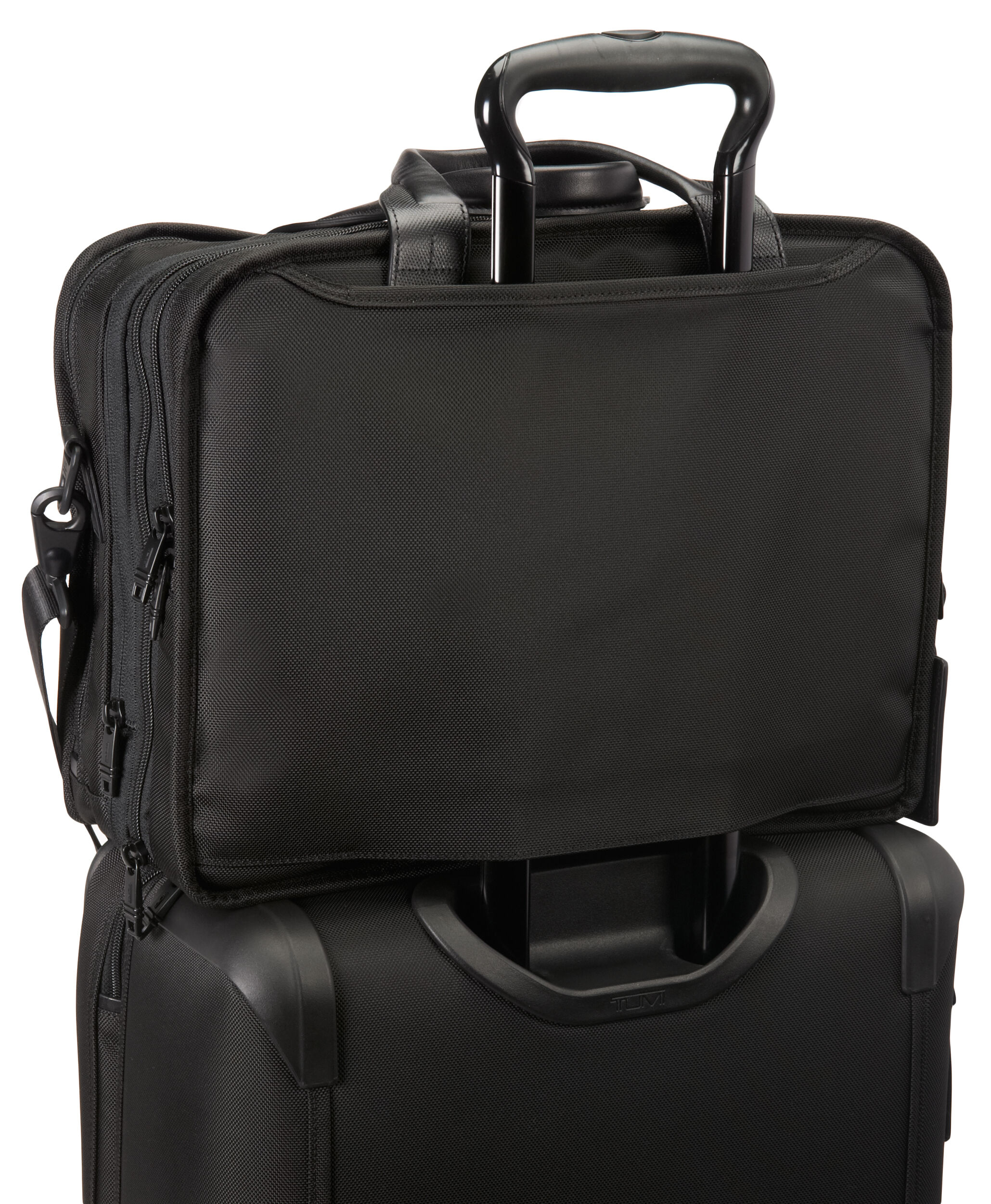 tumi alpha 2 t pass brief