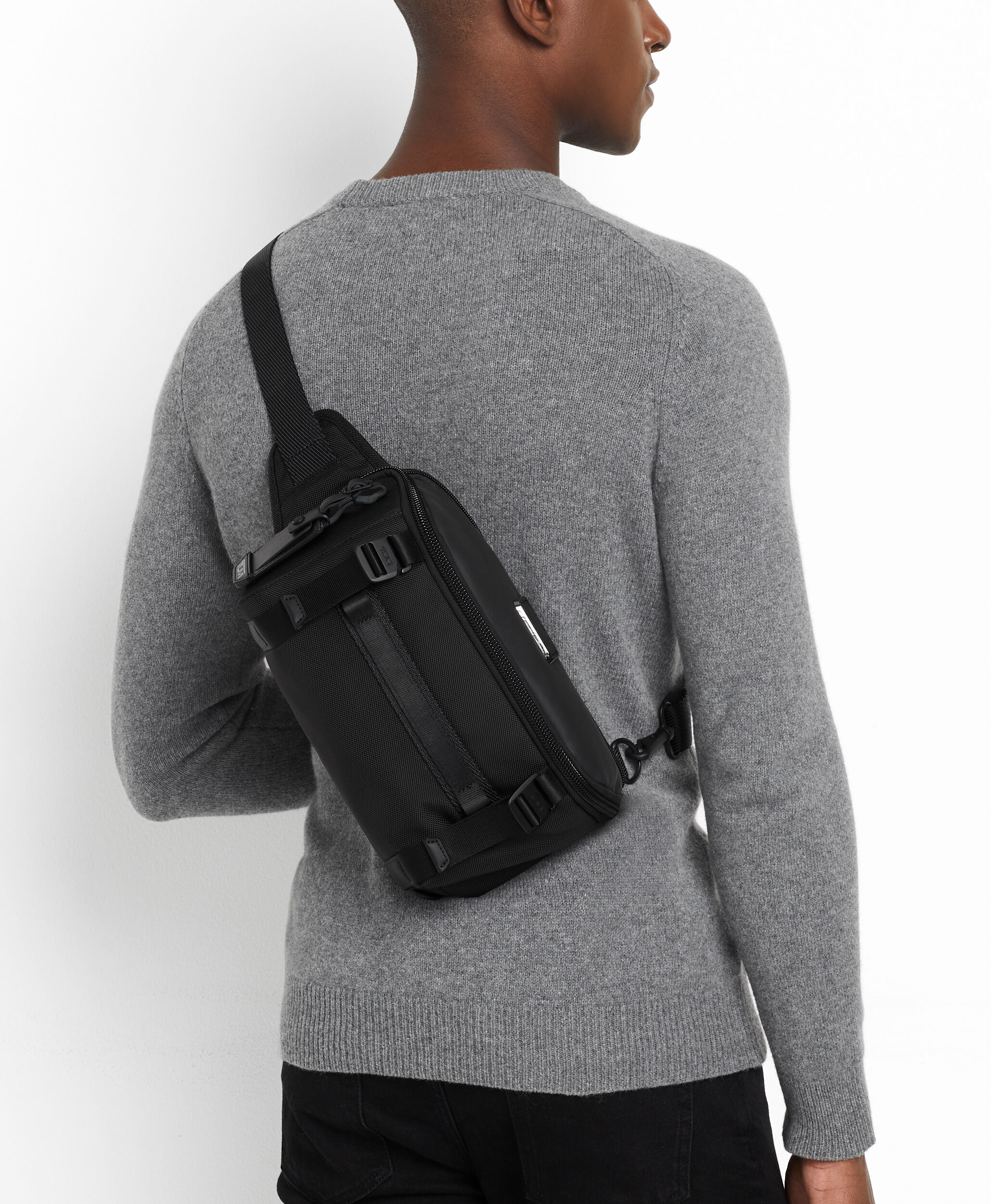 tumi sling pack
