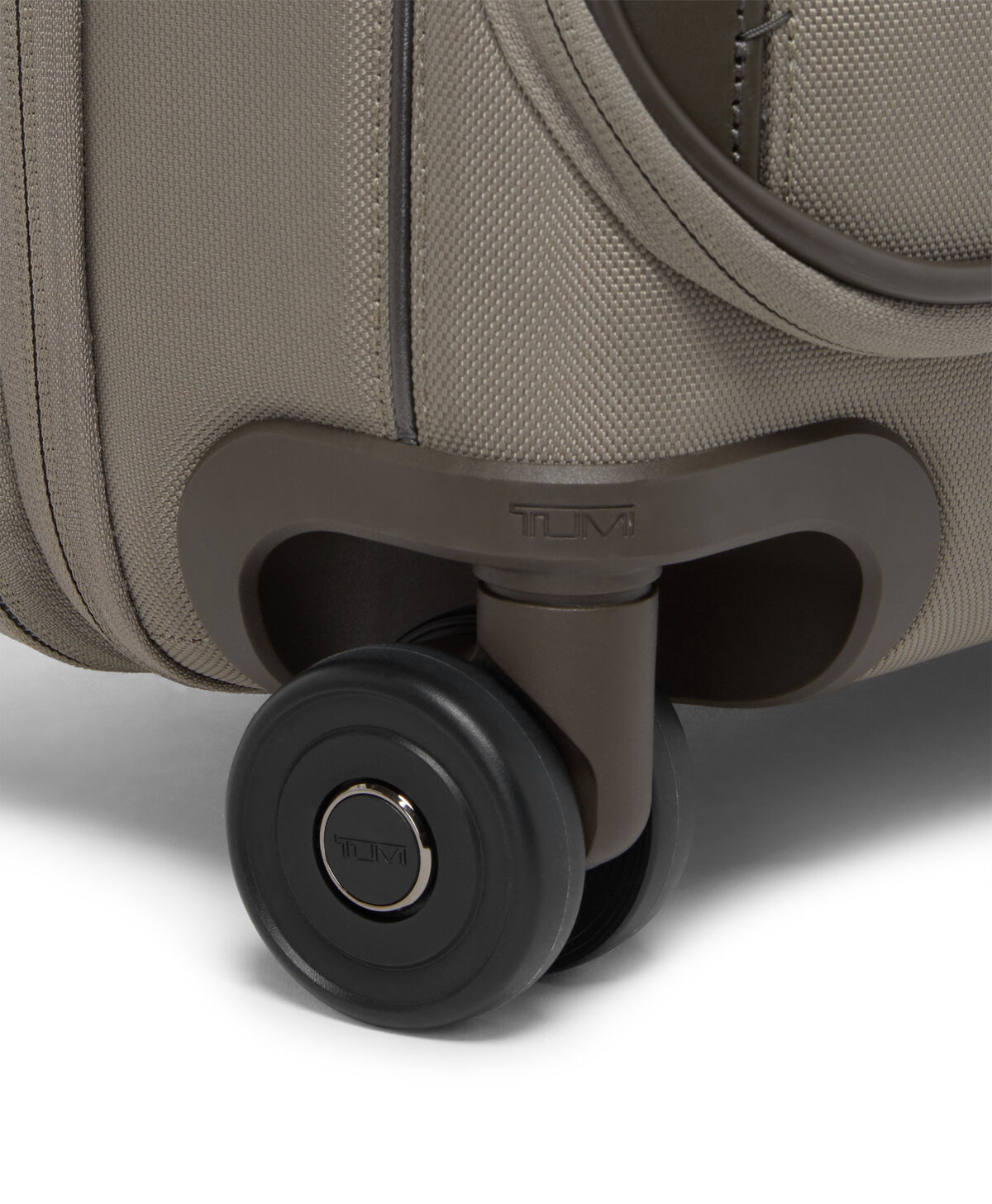 ARRIV&Eacute; Large Dual Access Expandable Cabin