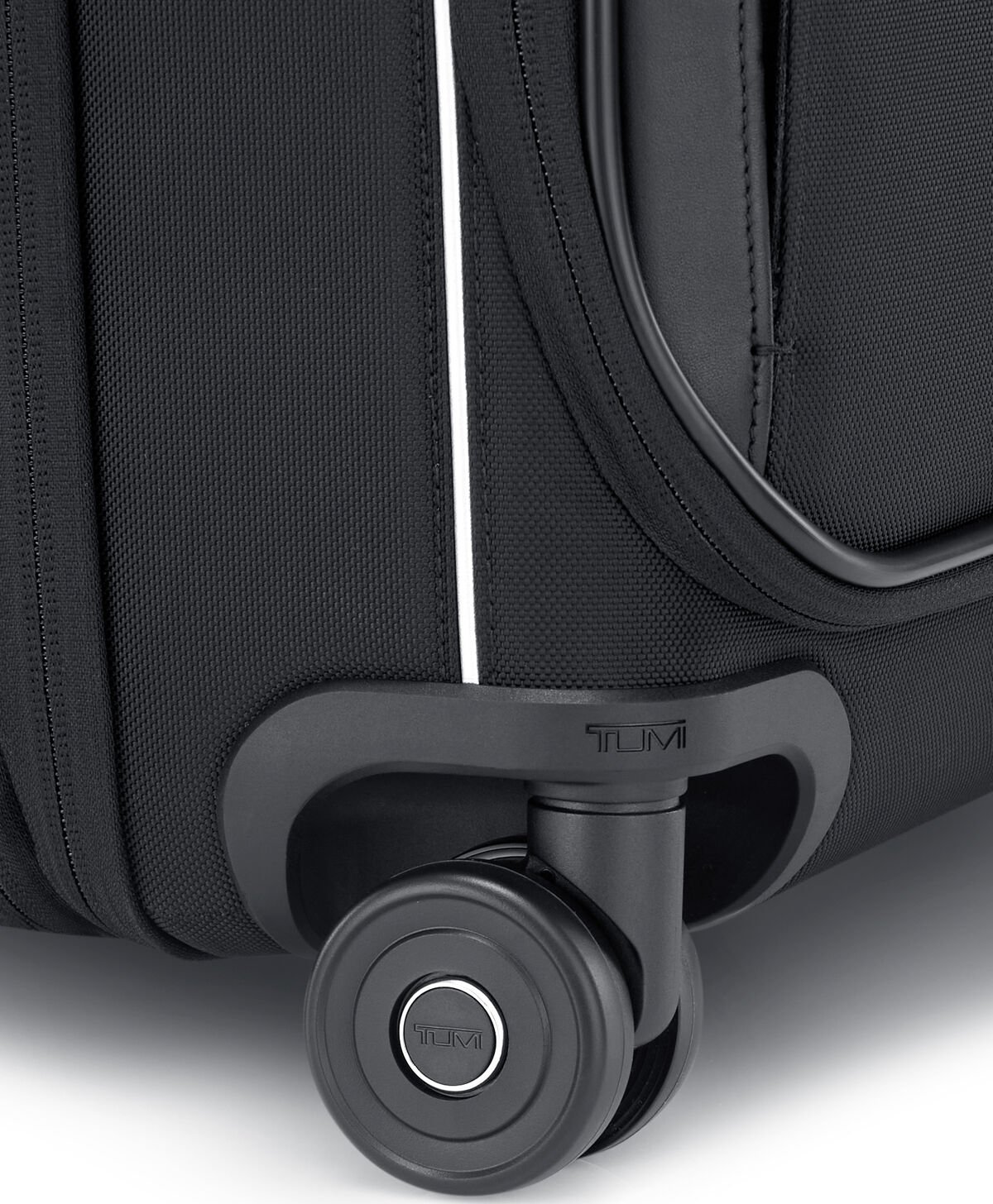 TUMI Continental Dual Access Expandable Carry-On 55 cm